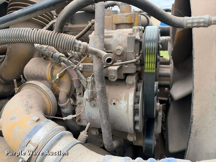 image for item DU1552 2005 Freightliner Columbia semi truck
