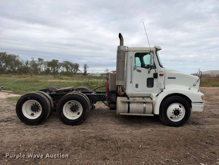 image for item DU1553 2005 International 9200 semi truck
