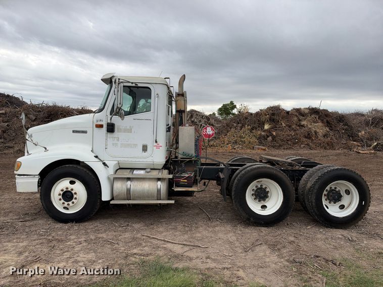 image for item DU1553 2005 International 9200 semi truck