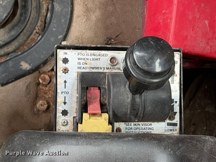 image for item DU1553 2005 International 9200 semi truck