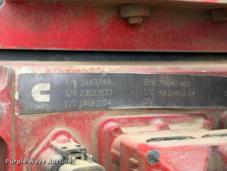 image for item DU1553 2005 International 9200 semi truck