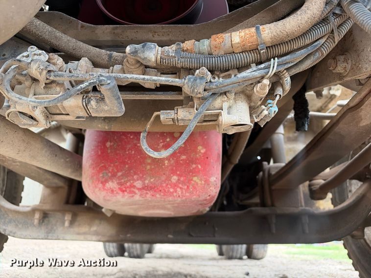 image for item DU1553 2005 International 9200 semi truck