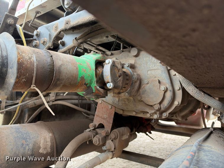 image for item DU1553 2005 International 9200 semi truck