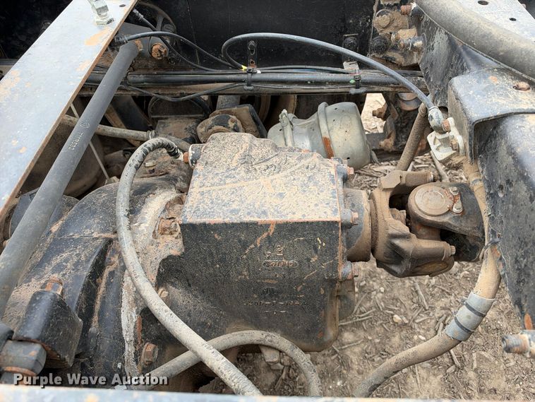 image for item DU1553 2005 International 9200 semi truck