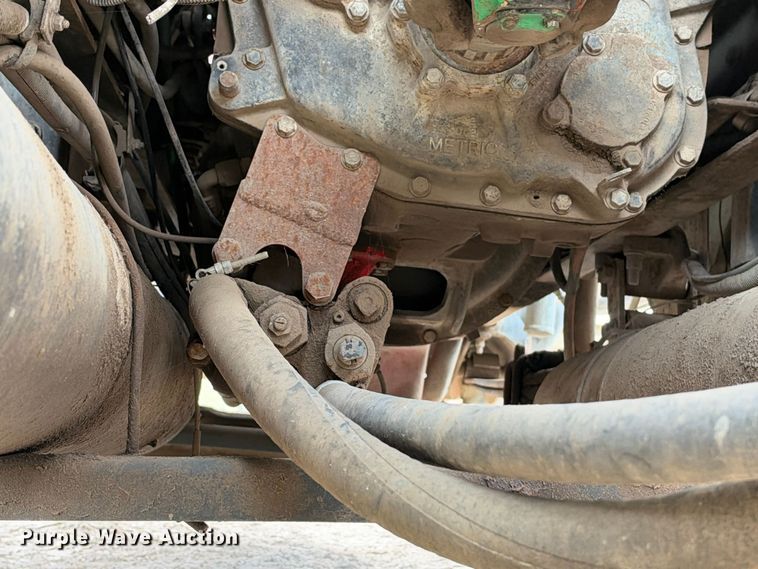 image for item DU1553 2005 International 9200 semi truck