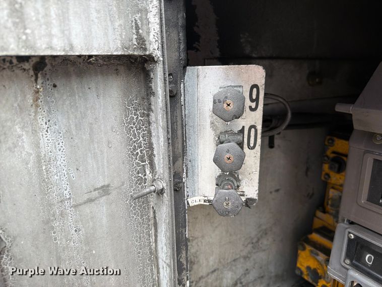 image for item DV7392 1989 Great Dane V107011 dry van trailer