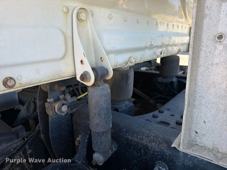 image for item DV7408 2020 Freightliner Cascadia 126 semi truck