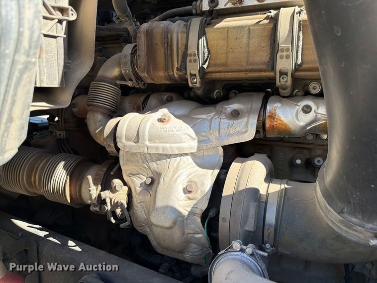 image for item DV7408 2020 Freightliner Cascadia 126 semi truck