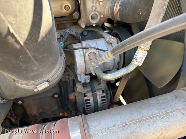 image for item DV7408 2020 Freightliner Cascadia 126 semi truck
