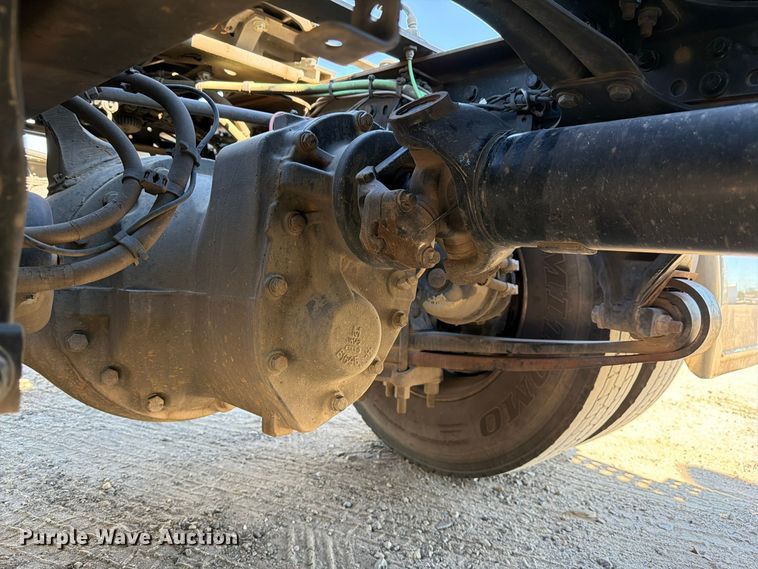 image for item DV7408 2020 Freightliner Cascadia 126 semi truck