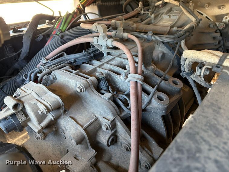 image for item DV7408 2020 Freightliner Cascadia 126 semi truck