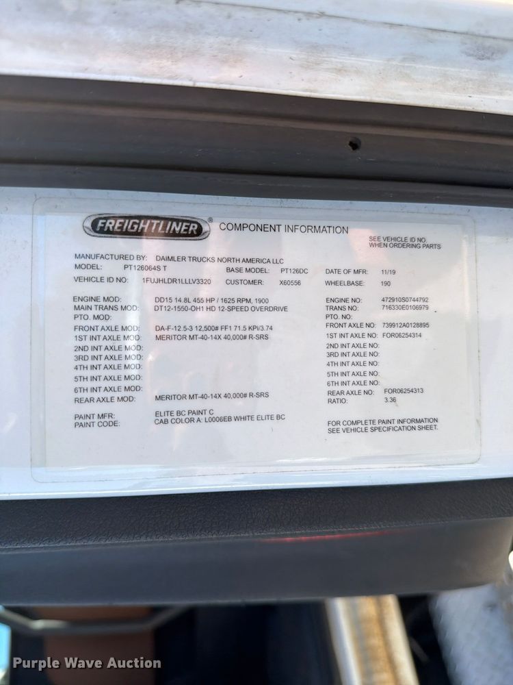 image for item DV7408 2020 Freightliner Cascadia 126 semi truck