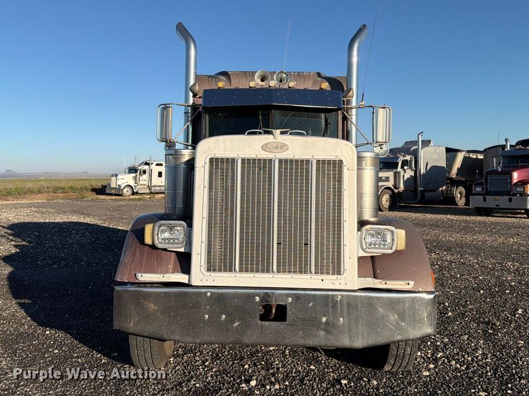 image for item DV8707 1996 Peterbilt 379 semi truck