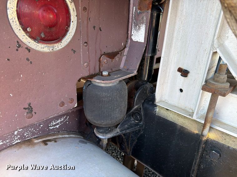 image for item DV8707 1996 Peterbilt 379 semi truck