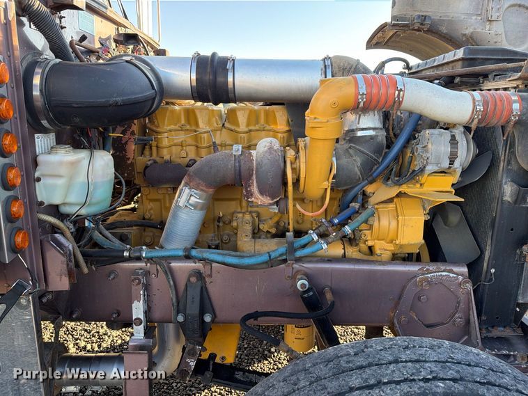 image for item DV8707 1996 Peterbilt 379 semi truck