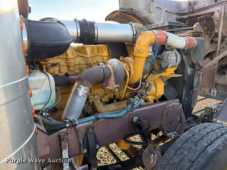 image for item DV8707 1996 Peterbilt 379 semi truck