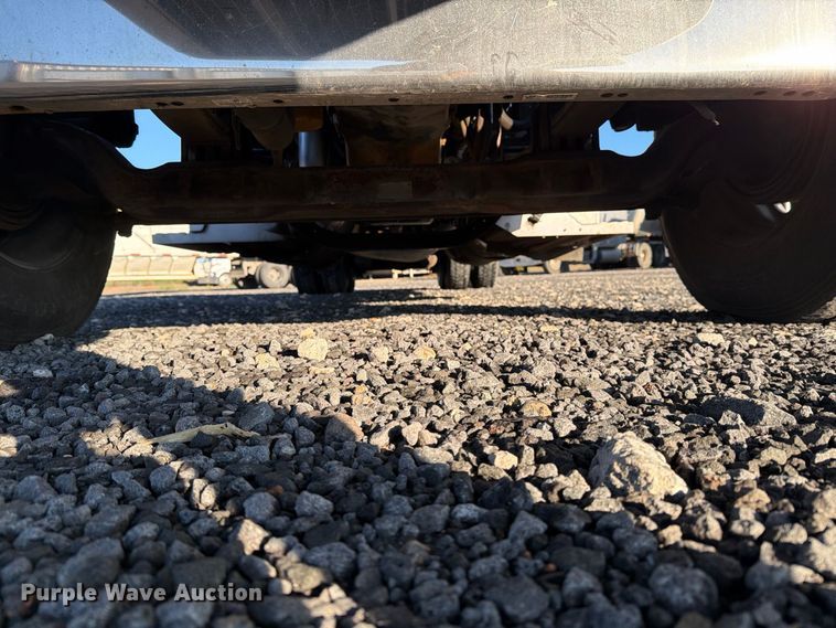 image for item DV8707 1996 Peterbilt 379 semi truck