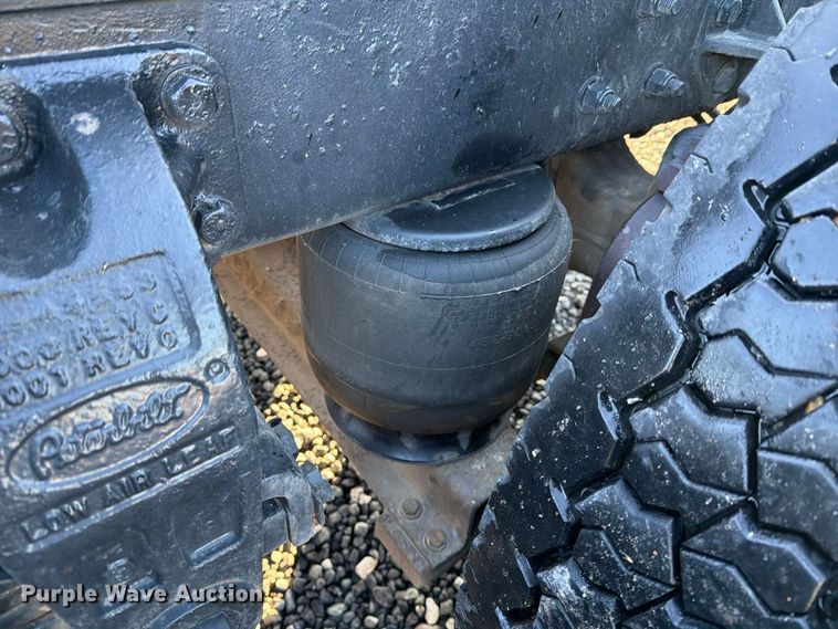 image for item DV8707 1996 Peterbilt 379 semi truck