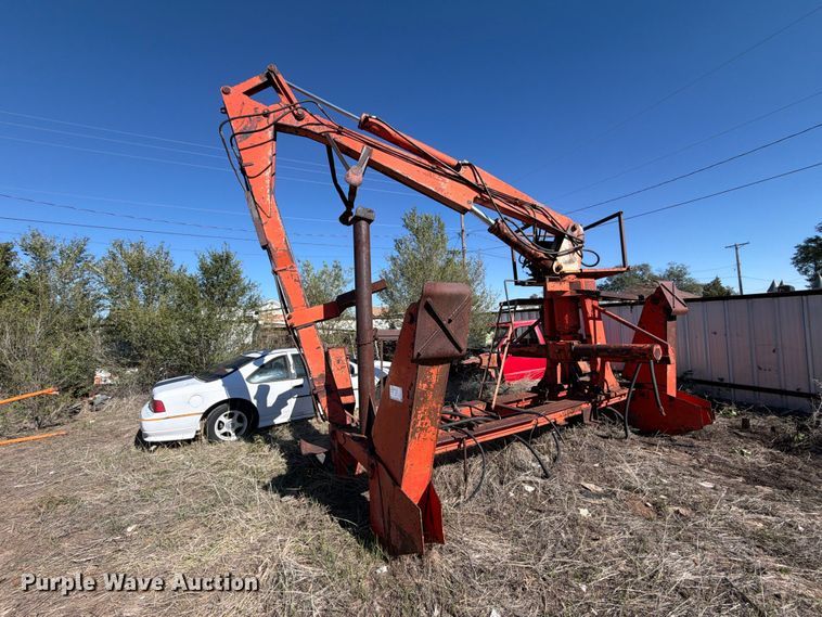 image for item DV8722 crane