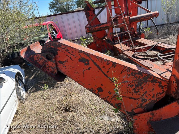 image for item DV8722 crane