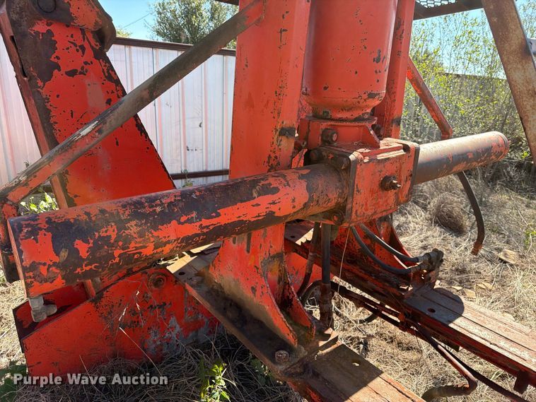image for item DV8722 crane
