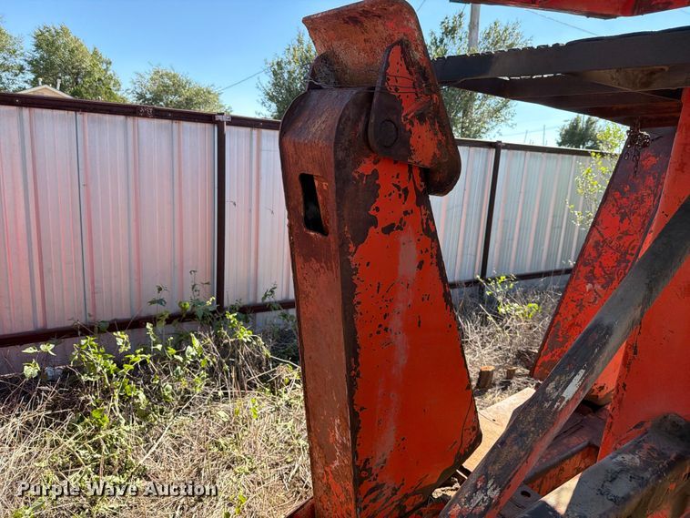 image for item DV8722 crane