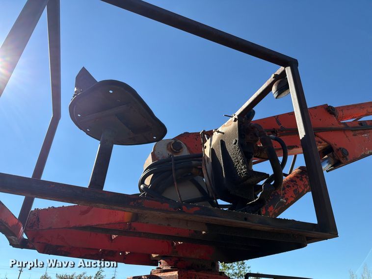 image for item DV8722 crane