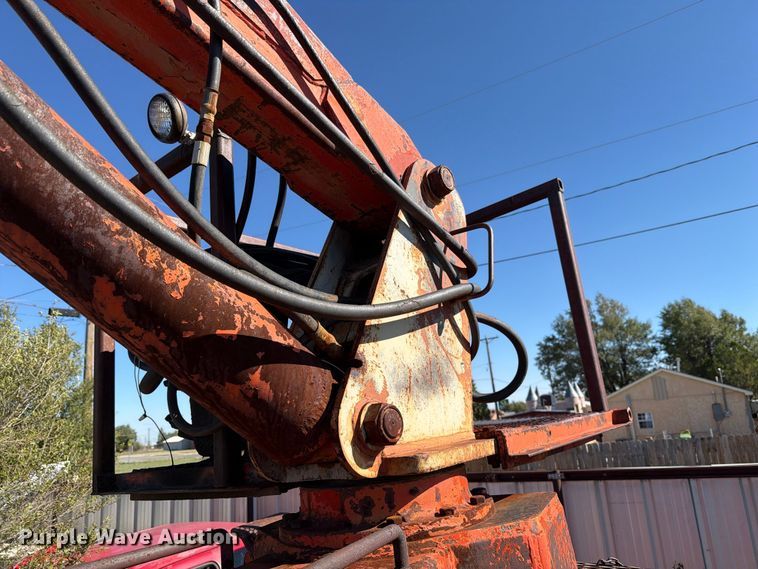 image for item DV8722 crane