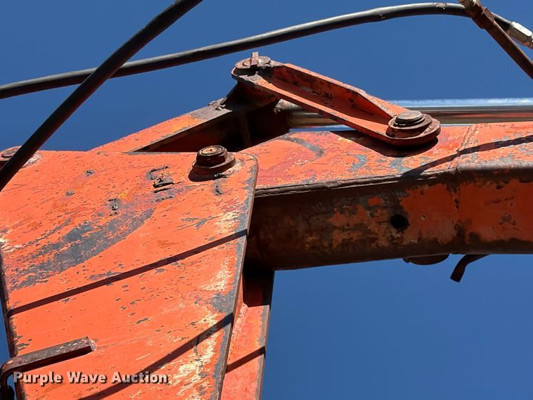 image for item DV8722 crane