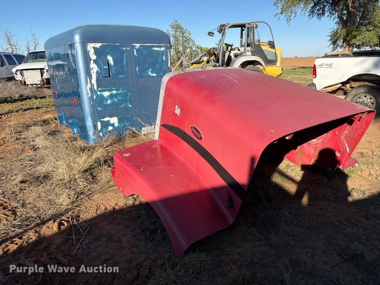 image for item DV8727 Peterbilt semi parts