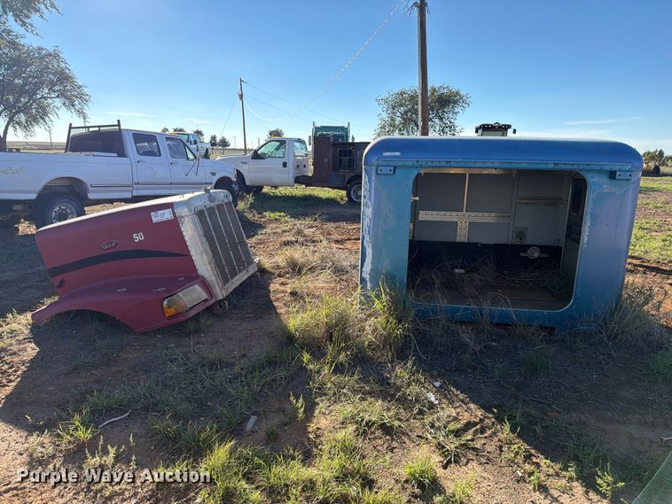 image for item DV8727 Peterbilt semi parts
