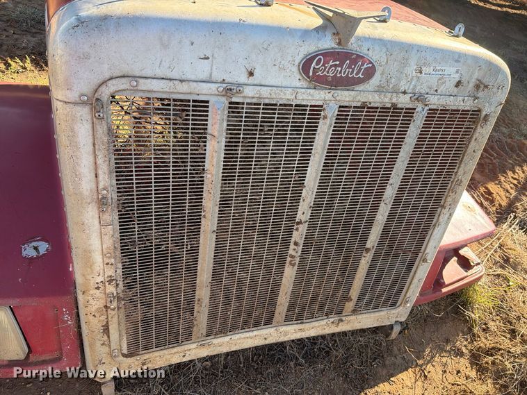 image for item DV8727 Peterbilt semi parts