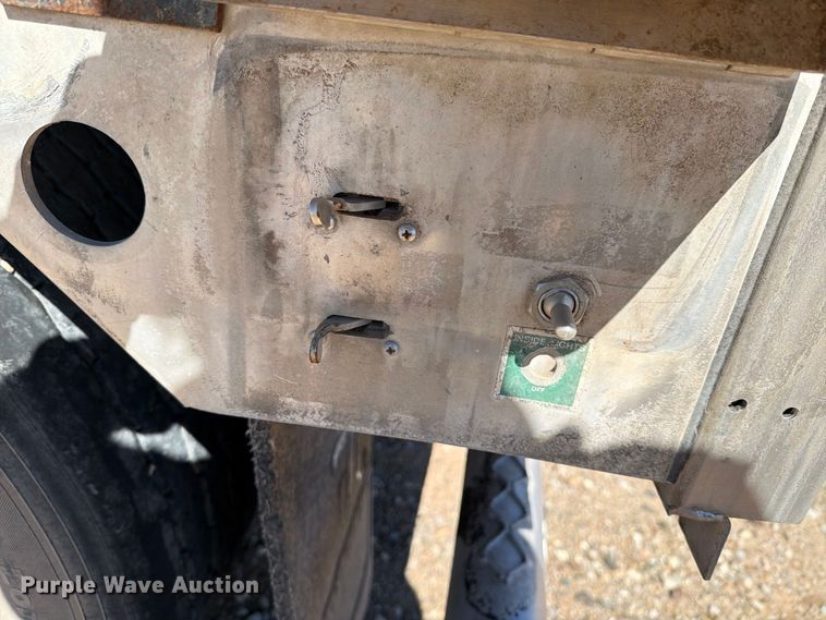 image for item DV8736 2007 Wilson Trailer Co. DWG-550WB grain trailer