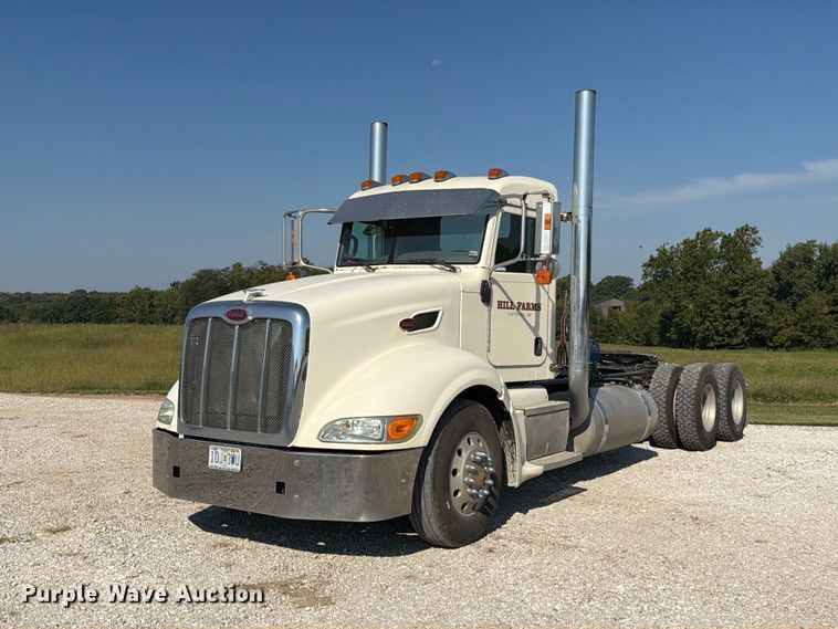 image for item DZ4707 2007 Peterbilt 386 semi truck