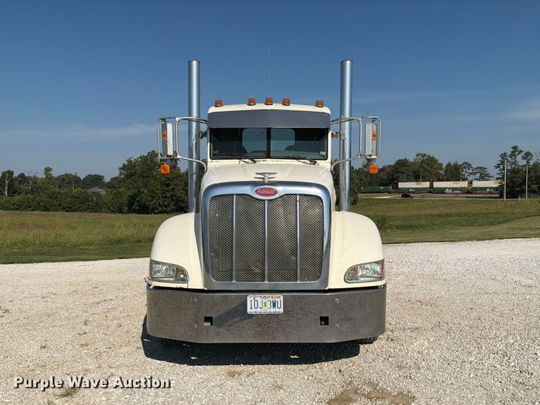 image for item DZ4707 2007 Peterbilt 386 semi truck