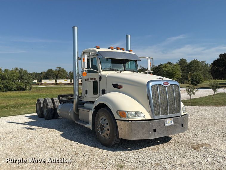 image for item DZ4707 2007 Peterbilt 386 semi truck