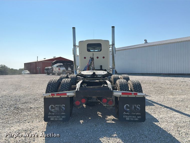 image for item DZ4707 2007 Peterbilt 386 semi truck