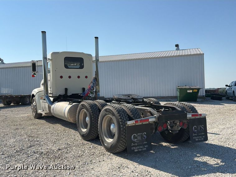 image for item DZ4707 2007 Peterbilt 386 semi truck