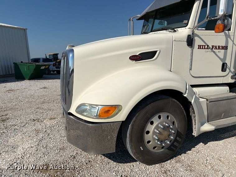 image for item DZ4707 2007 Peterbilt 386 semi truck