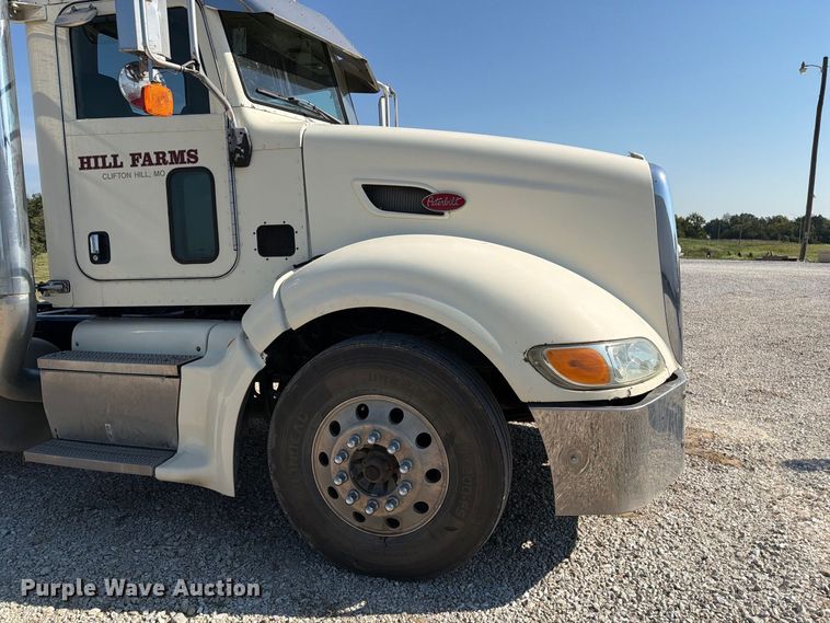 image for item DZ4707 2007 Peterbilt 386 semi truck