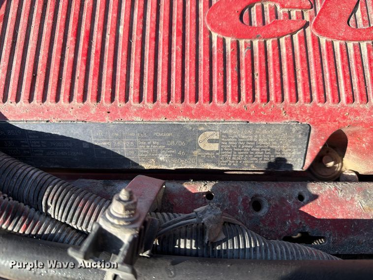 image for item DZ4707 2007 Peterbilt 386 semi truck