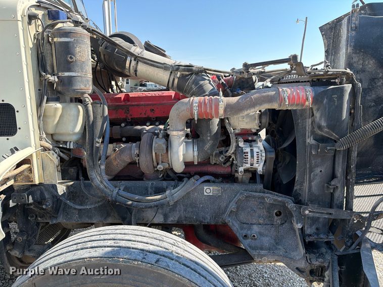 image for item DZ4707 2007 Peterbilt 386 semi truck