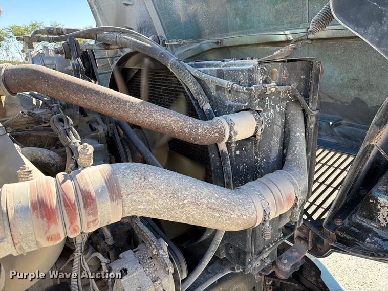 image for item DZ4938 1994 White GMC WB semi truck