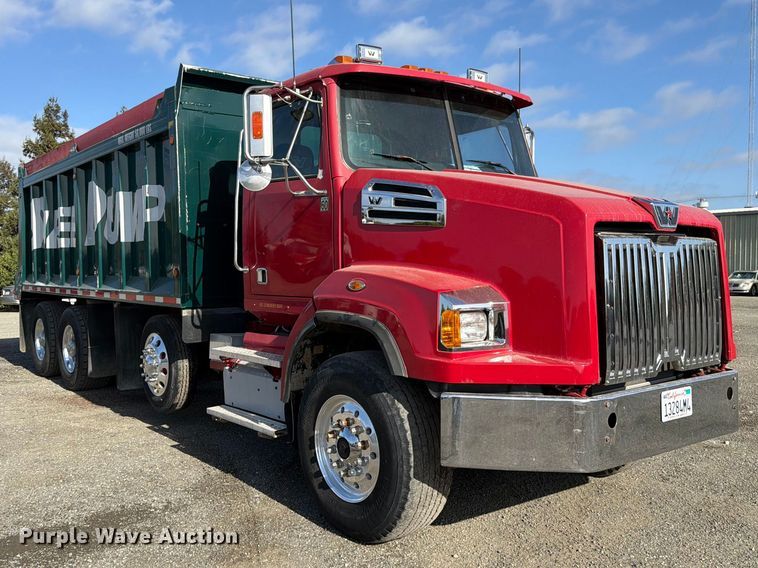 image for item EA0031 2013 Western Star 4700 dump truck
