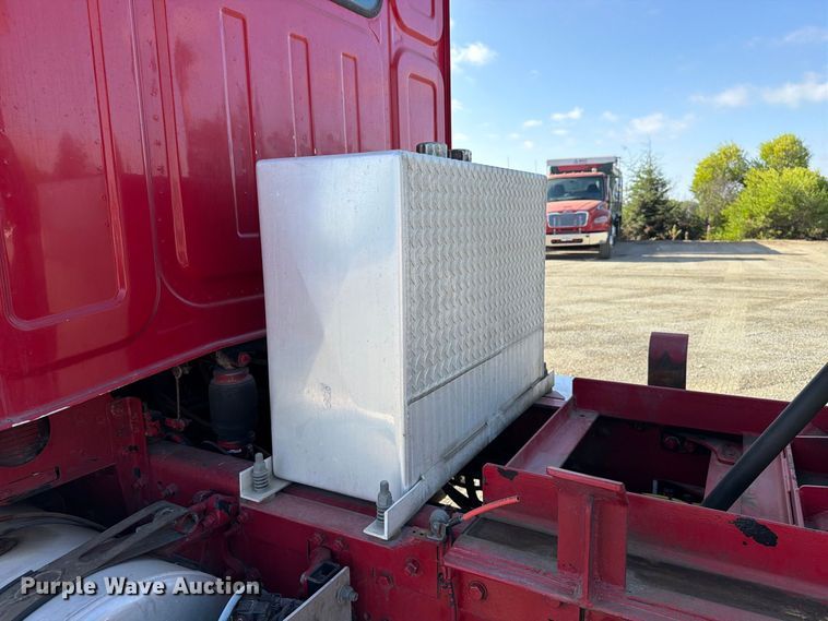image for item EA0031 2013 Western Star 4700 dump truck