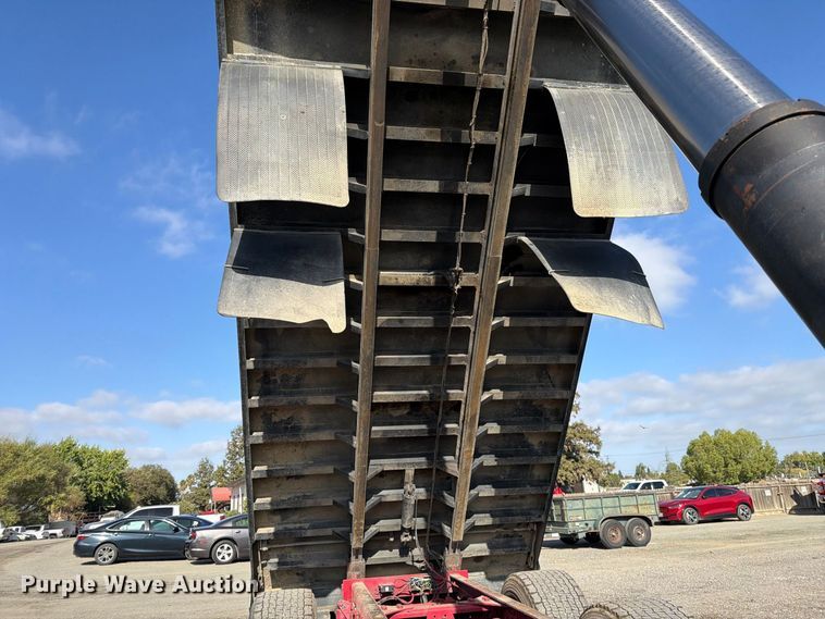 image for item EA0031 2013 Western Star 4700 dump truck