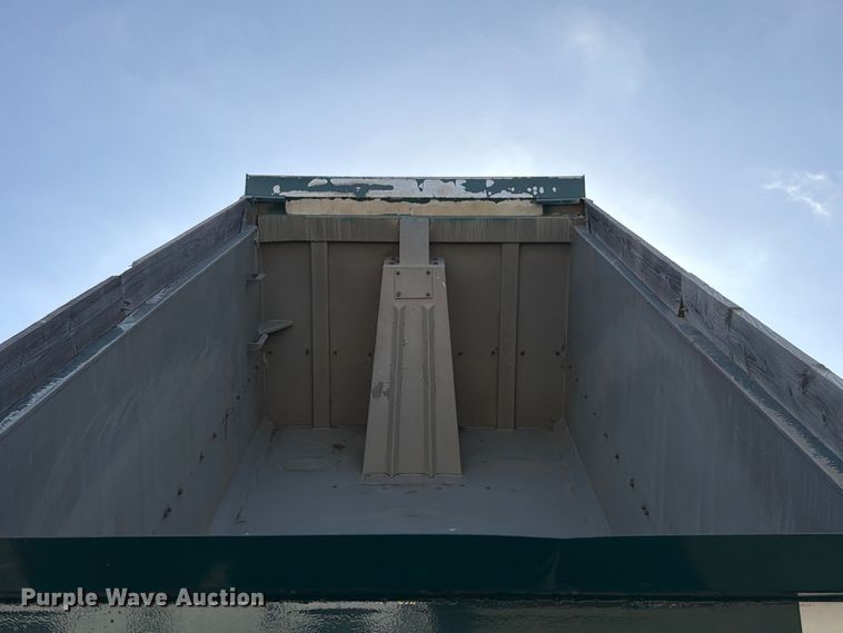 image for item EA0031 2013 Western Star 4700 dump truck