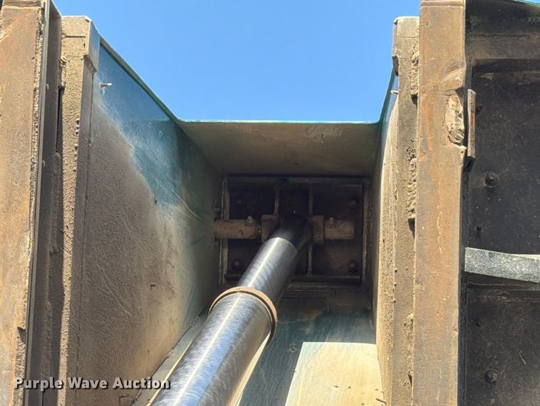 image for item EA0031 2013 Western Star 4700 dump truck
