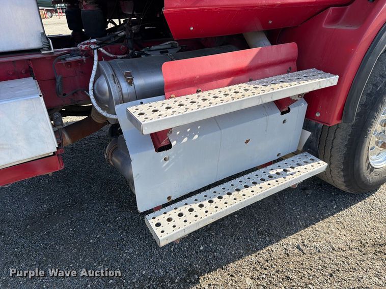 image for item EA0031 2013 Western Star 4700 dump truck