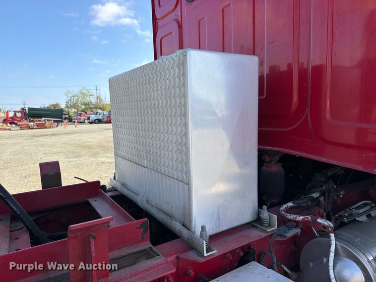 image for item EA0031 2013 Western Star 4700 dump truck